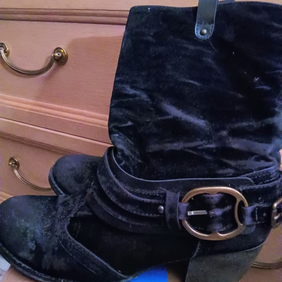 NEUAURA black velvet #vegan cowboyboots - Picture 3 of 5